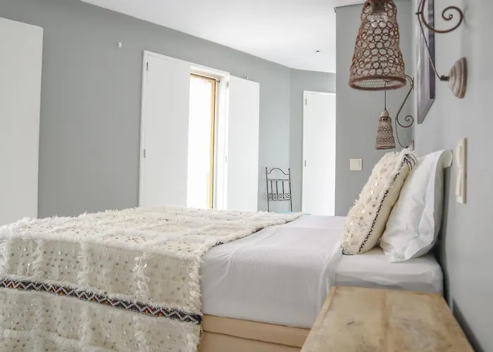 Casa Da Praca - Local Sesimbra