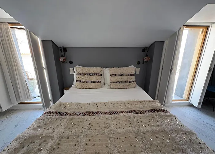 Konukevi Casa Da Praca - Local Sesimbra