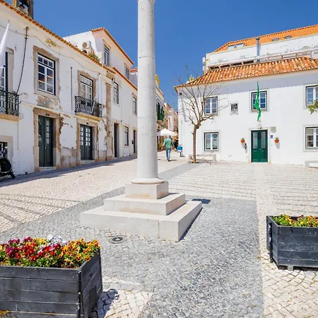 Penzion Casa Da Praca - Local Sesimbra